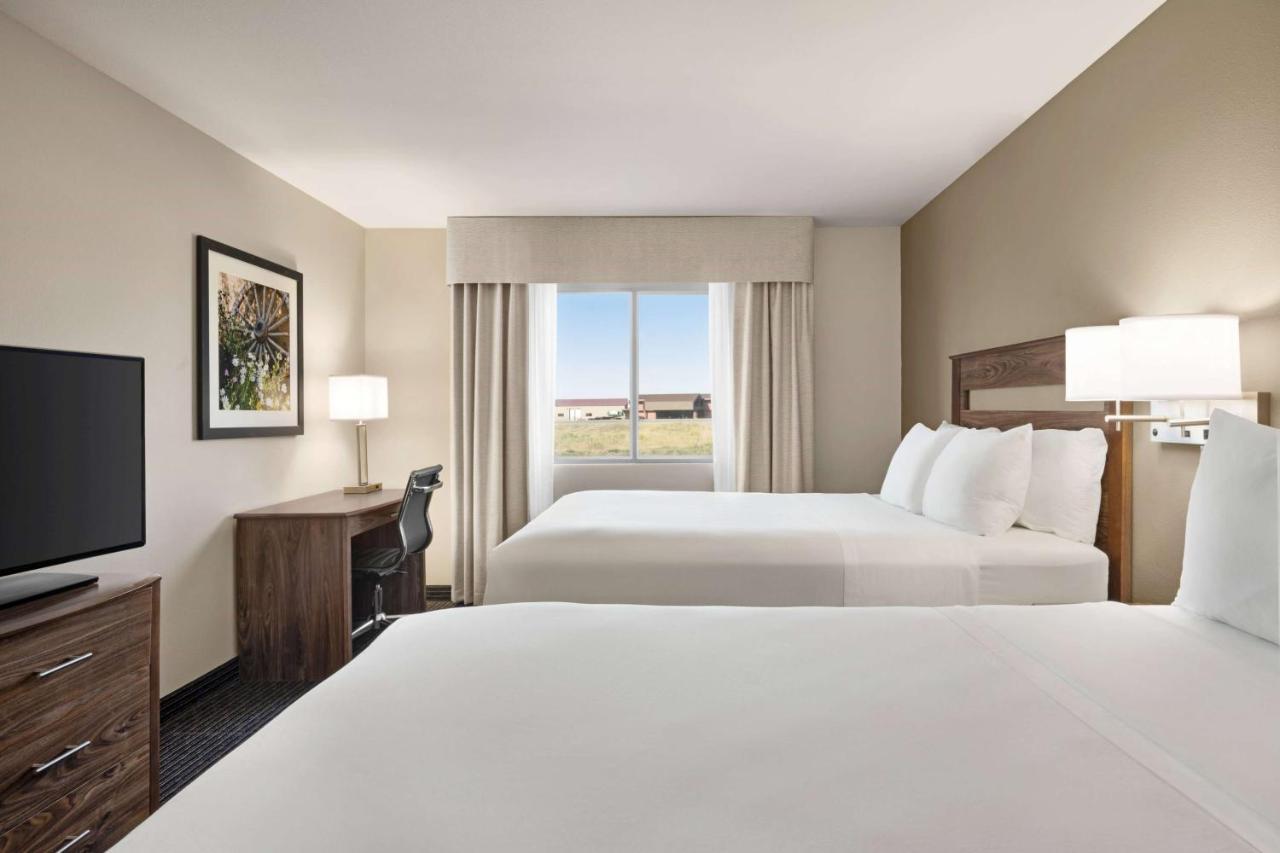Baymont By Wyndham Rawlins Hotel Exterior photo
