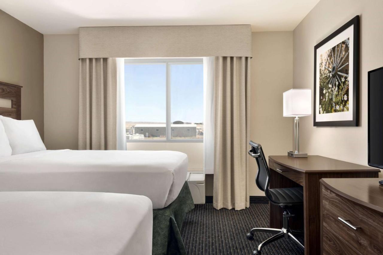 Baymont By Wyndham Rawlins Hotel Exterior photo