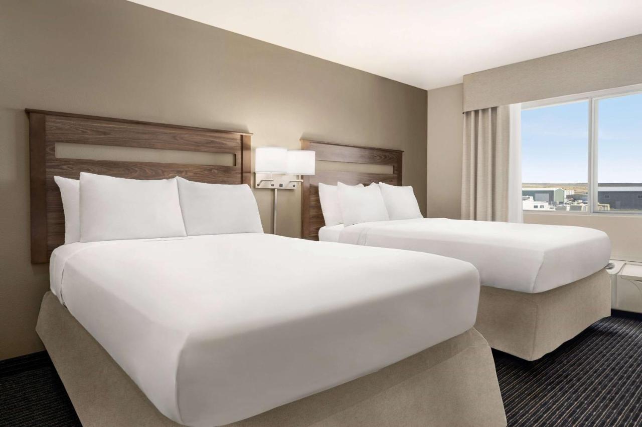 Baymont By Wyndham Rawlins Hotel Exterior photo